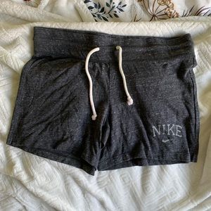 Nike Shorts (size M)